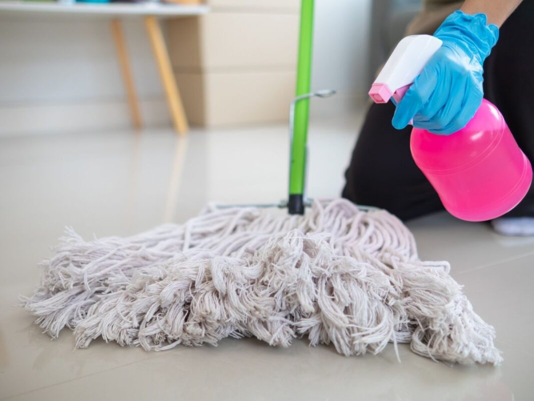 Apartman Görevlisinin Görevleri, apartmanın büyüklüğüne, sahip olduğu imkanlara ve kat malikleri ile yapılan anlaşmaya göre değişiklik gösterebilir.